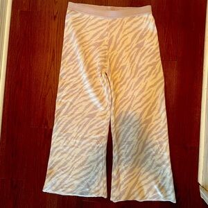 TIME and TRU Women’s Knit Pants
Size: L | Purple and Cream